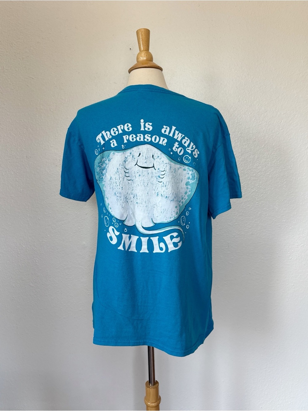 Blue Short Sleeve Crew Neck Graphic Stingray Tee